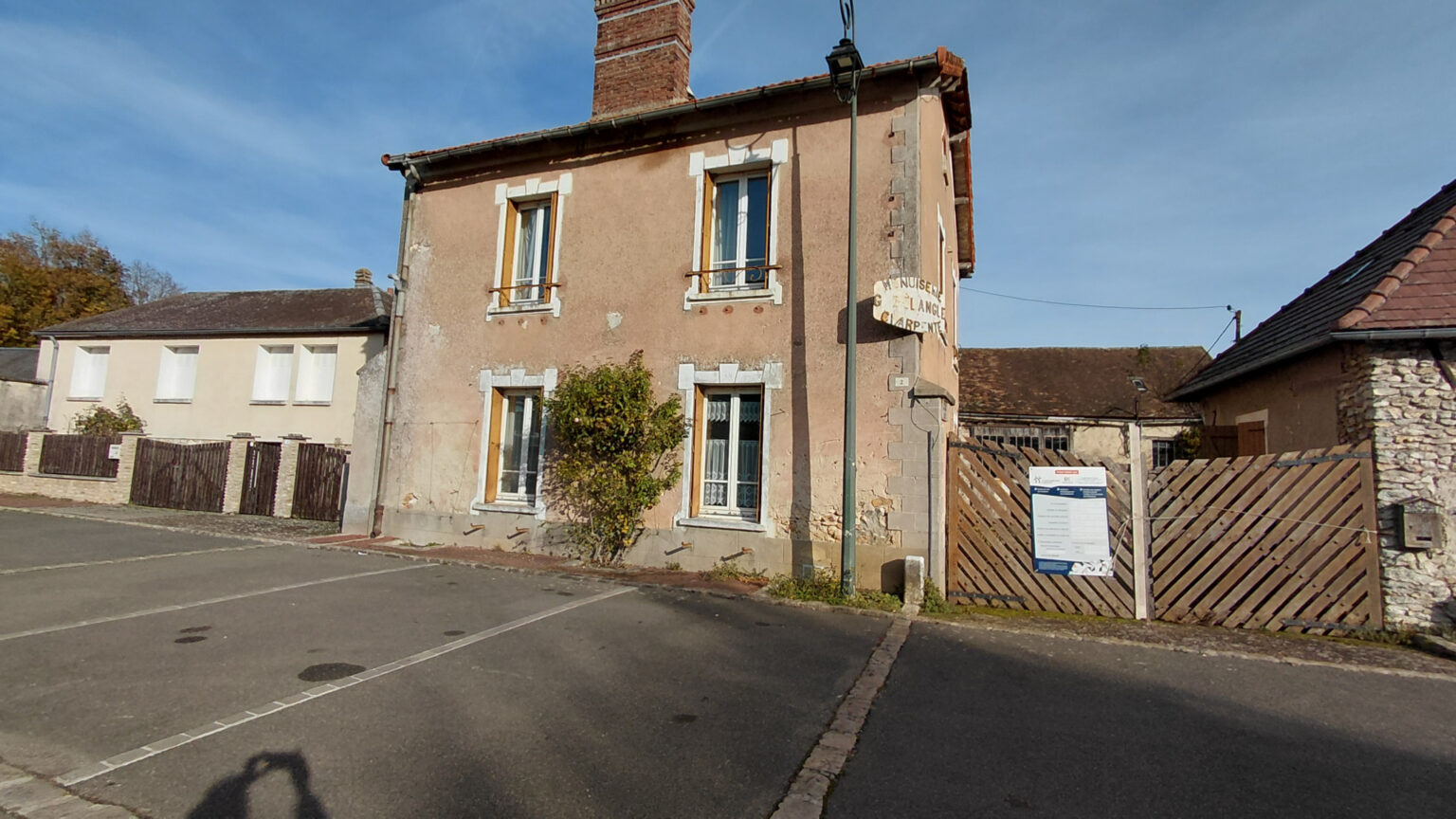 Maison 6 pièces 107 m² · à Garancieres en Beauce · 107 m² · 128 000 €